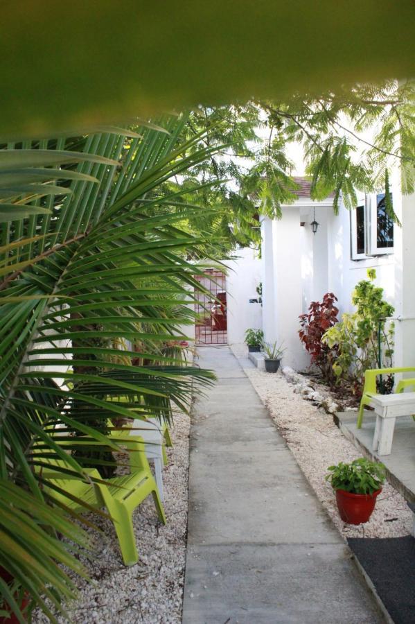 Bell At The Airport Suites Adults Only - Free Airport Transportation Nassau Luaran gambar