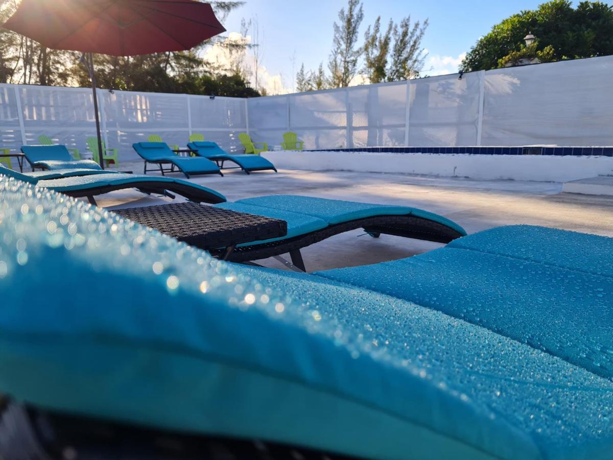 Bell At The Airport Suites Adults Only - Free Airport Transportation Nassau Luaran gambar