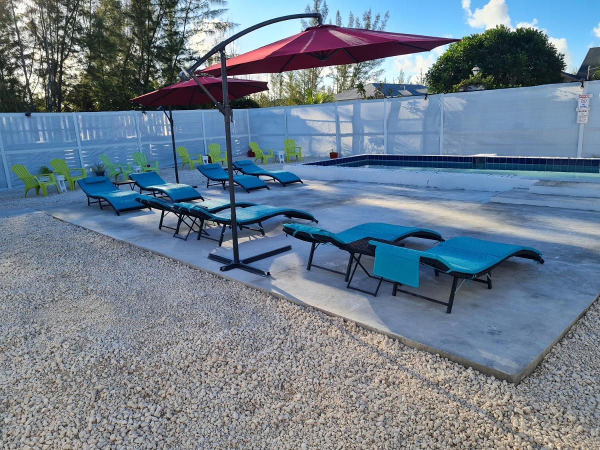 Bell At The Airport Suites Adults Only - Free Airport Transportation Nassau Luaran gambar