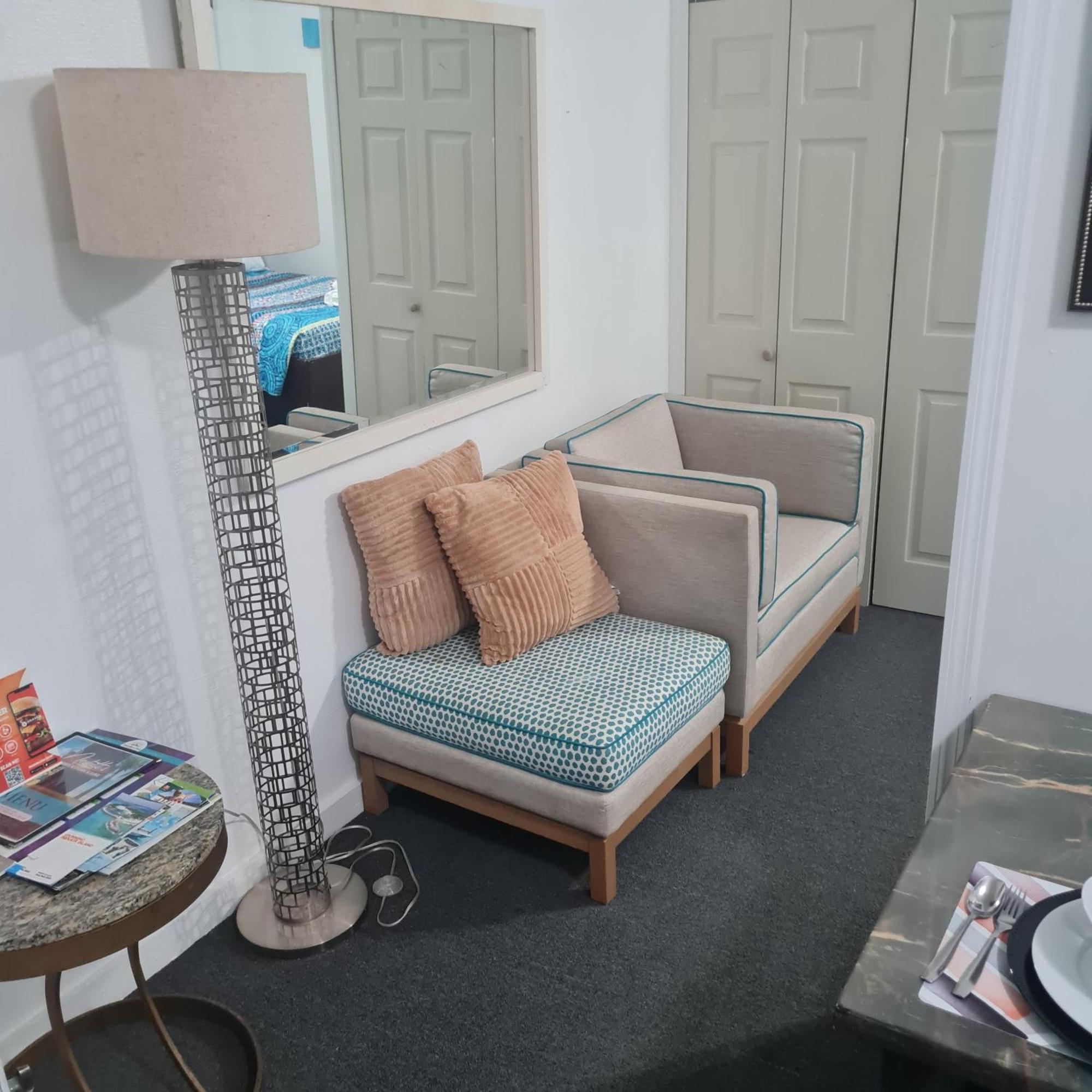 Bell At The Airport Suites Adults Only - Free Airport Transportation Nassau Luaran gambar